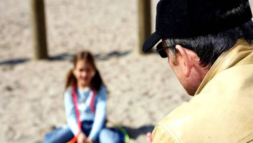 Ποινή «χάδι» για παιδική πορνογραφία – Οι 2.662 φωτογραφίες και τα 17 βίντεο… δεν ήταν πολλά!